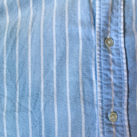 Roundtree & York Trademark Blue Button Down - Picture 2 of 5